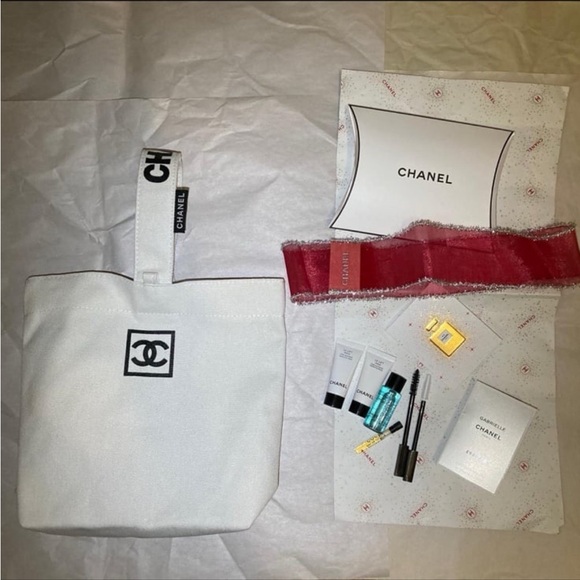 Chanel le lift samples & bag - Picture 1 of 12